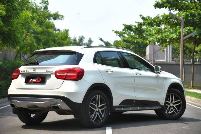 https://images10.gaadi.com/usedcar_image/3463295/original/used_car_2784118_1685603753_bfcb180e-0141-4b63-9d12-5f3af9950f41_4d74d298-d942-4354-8e3c-51c620bb0b44.jpg?imwidth=6402
