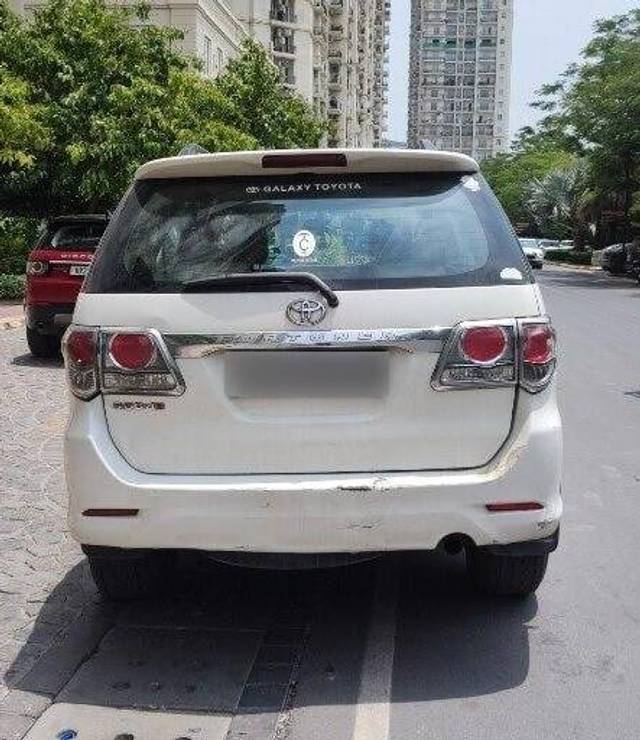 https://images10.gaadi.com/usedcar_image/3463469/original/171f2aa8-b9c2-4876-b468-8f7f3f10d9ed-VCC_1740196_96_1684999945_7f93dd06-0a63-4c7c-8ed3-692312182db3.jpg?imwidth=6402