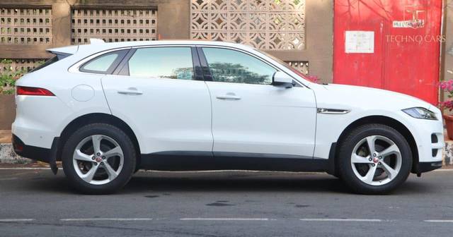https://images10.gaadi.com/usedcar_image/3463557/original/usedcar_whatsappimage2023_05_31at35231pm_1__1431685609375_1685609467_f43fc5ef-821b-4933-aa75-cdb67a793741.jpeg?imwidth=6401