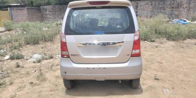 https://images10.gaadi.com/usedcar_image/3463742/original/5dc8da37-da42-4094-9055-2806b5a45dd6-VCC_1740264_96_1685007455_6bdd3a8b-4f03-4fd8-bda9-7ea28409137d.jpg?imwidth=6402