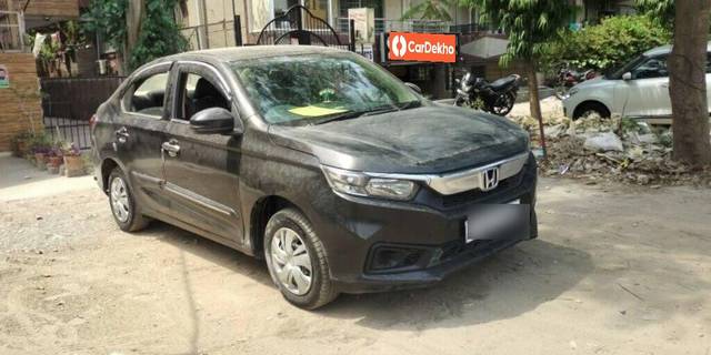 https://images10.gaadi.com/usedcar_image/3463890/original/6736f599-94b4-4d62-a1f5-3530df5cb28b-VCC_1740293_116_1685020881_c35b9687-b0d0-48c9-9831-ccb5ccf281ed.jpg?imwidth=6400