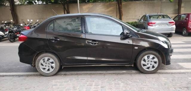 https://images10.gaadi.com/usedcar_image/3464012/original/c19cd430-6306-4221-8d3d-ce1c7c49644f-VCC_IMG_1685018189305_1740442_97_1685019068_ce76447c-a215-445e-ab61-74a2f8a9da79_3adc468b-868a-49cd-8afb-04ea594613e8.jpg?imwidth=6401