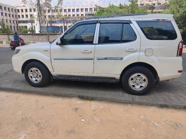 https://images10.gaadi.com/usedcar_image/3464020/original/dbacccc2-a720-4549-9c10-ce80a1feeab1_628f45f4-e18a-4cfd-98a7-80a622f09586.jpg?imwidth=6402