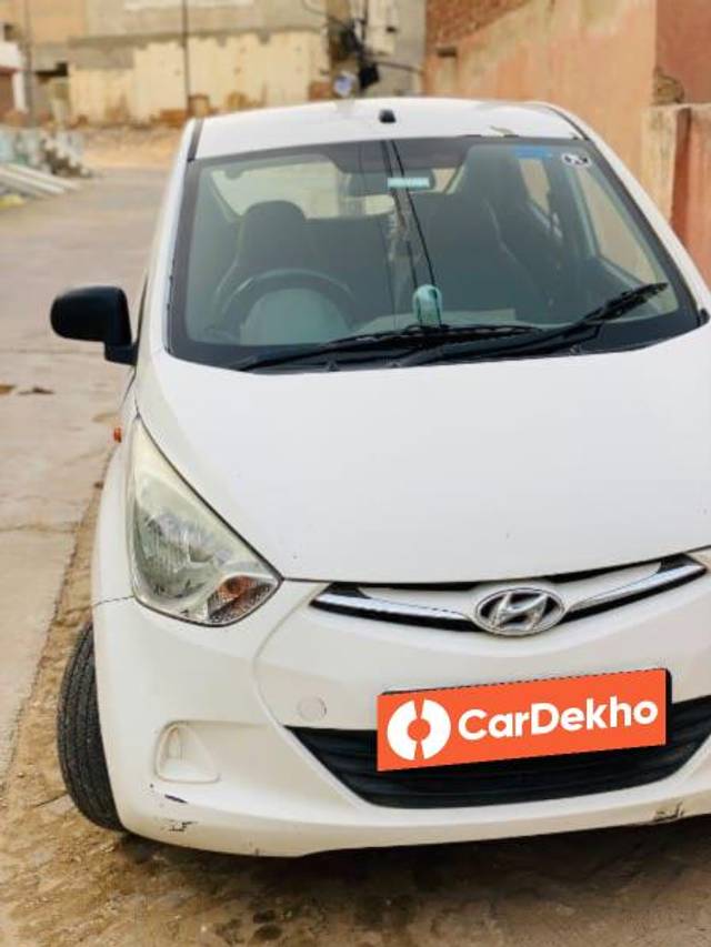 https://images10.gaadi.com/usedcar_image/3464080/original/40e7f946-eea4-4081-a385-0507e37206db_d9a605f9-a868-40e2-bd26-10d8576d52c6.jpeg?imwidth=6401