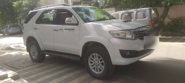 https://images10.gaadi.com/usedcar_image/3464091/original/2b20cbcc-c516-4590-a18d-f5253af420a0-VCC_1740492_116_1685075941_8915663a-023f-448e-aef6-72efe61943ef_15306ac9-8dc6-4cfc-b7c2-dacd13f599db.jpg?imwidth=6400