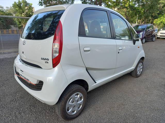 https://images10.gaadi.com/usedcar_image/3464104/original/used_car_2784763_1685684763_48ed30cc-24c7-4b90-9658-5b52afbef52a.jpg?imwidth=6402