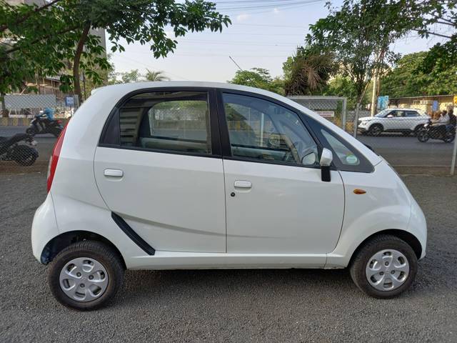 https://images10.gaadi.com/usedcar_image/3464104/original/used_car_2784763_1685684768_48ed30cc-24c7-4b90-9658-5b52afbef52a.jpg?imwidth=6401