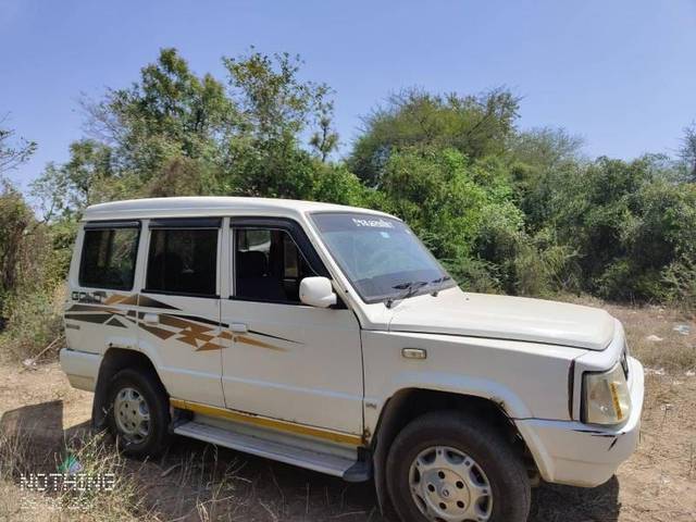 https://images10.gaadi.com/usedcar_image/3464121/original/42fcd4ab-a4bf-4de1-93ea-c878652782f2_55620294-8eec-4e94-a12a-748b9847ed35.jpg?imwidth=6401