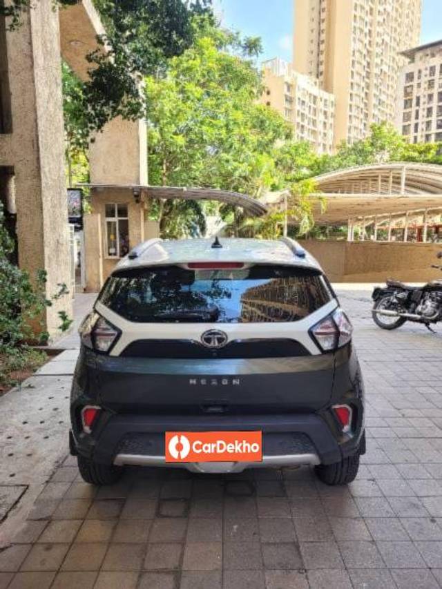 https://images10.gaadi.com/usedcar_image/3464198/original/5a6c27ef-13bd-46ba-8670-a094306bc148_57244197-5e30-44d3-8e2c-262a1fecaad0.jpg?imwidth=6401