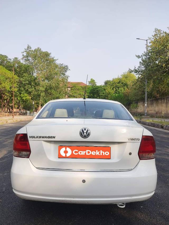 https://images10.gaadi.com/usedcar_image/3464199/original/used_car_2784835_1685691225_fde8ff7a-9866-4326-89c0-3b4efe3be4c3.jpg?imwidth=6402