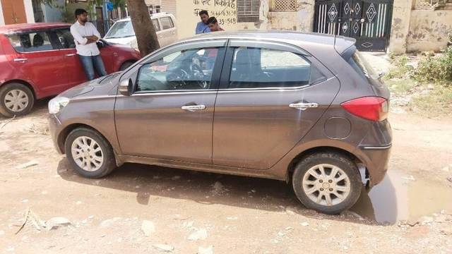 https://images10.gaadi.com/usedcar_image/3464557/original/173b3c46-d9fe-4a82-8c57-598469b7fe20-VCC_IMG_1685086480132_1740583_95_1685086509_b985774a-598b-4e10-8d86-4c6b8249aca9.jpg?imwidth=6402