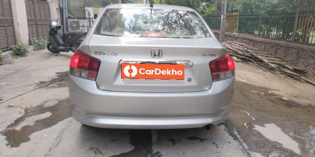 https://images10.gaadi.com/usedcar_image/3464653/original/4619f163-1325-43ba-857f-1aecf3674487-VCC_1740624_96_1685099391_209f6635-02f1-473f-a0f2-379b6ff1b9f2.jpg?imwidth=6402
