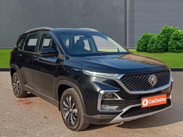 https://images10.gaadi.com/usedcar_image/3464732/original/usedcar_b_40521685707654_1685707688_7e508e9e-9861-41ba-8c7c-86e243764e3c.jpg?imwidth=6400
