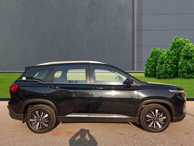 https://images10.gaadi.com/usedcar_image/3464732/original/usedcar_c_40521685707654_1685707688_7e508e9e-9861-41ba-8c7c-86e243764e3c.jpg?imwidth=6401