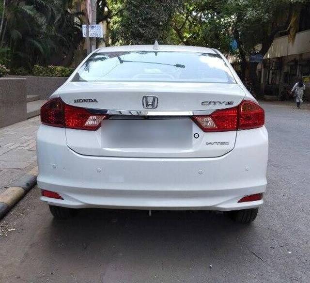 https://images10.gaadi.com/usedcar_image/3464753/original/1c67ef5a-ffbf-40c2-a372-223011e3bd51-VCC_1740625_96_1685100666_fcd44ff5-2df5-4816-9fe3-7ae8941bea09.jpg?imwidth=6401