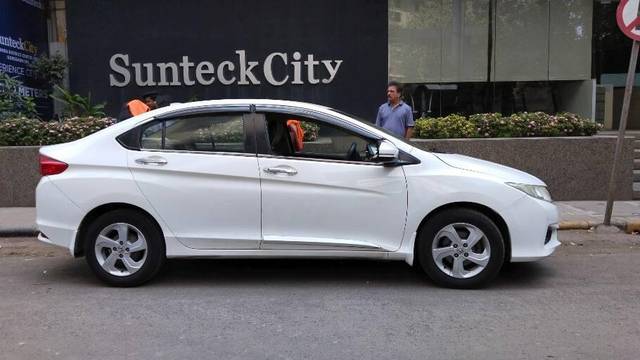 https://images10.gaadi.com/usedcar_image/3464753/original/51143b1a-7c43-4668-8454-e8fa76191480-VCC_IMG_1685090432929_1740625_97_1685090600_fcd44ff5-2df5-4816-9fe3-7ae8941bea09.jpg?imwidth=6400