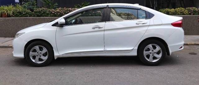 https://images10.gaadi.com/usedcar_image/3464753/original/771c2561-2648-4ebf-ba18-a2ed806d4e37-VCC_IMG_1685091251043_1740625_95_1685091272_fcd44ff5-2df5-4816-9fe3-7ae8941bea09.jpg?imwidth=6402