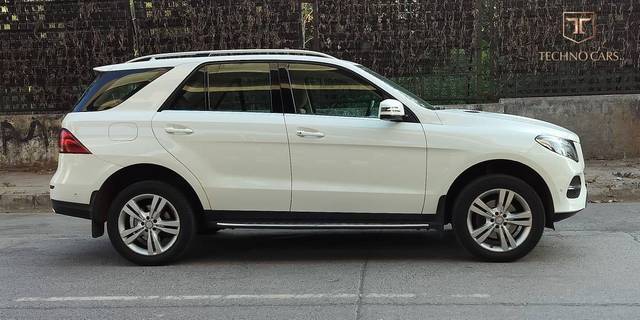 https://images10.gaadi.com/usedcar_image/3464784/original/usedcar_whatsappimage2023_06_01at63703pm_1431685710551_1685710585_c6be78ee-da7c-4f19-b502-96de11ad062f.jpeg?imwidth=6401
