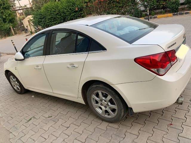 https://images10.gaadi.com/usedcar_image/3464874/original/1fb4014d-e663-4837-8901-09c938e5bf27_f368aa40-17f1-4623-bf8e-f30915101c6a.jpeg?imwidth=6402