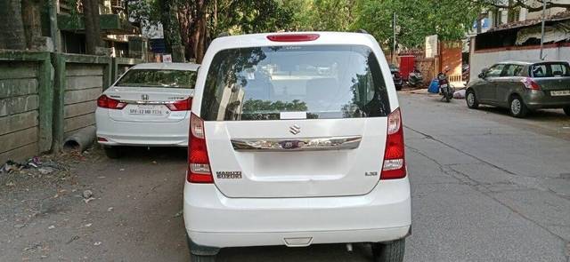 https://images10.gaadi.com/usedcar_image/3464890/original/ee14db9b-1395-4558-a066-5f81487d6dab-VCC_1740718_96_1685114047_98b3e535-b2fd-445b-b7b2-bb9dc7970c89.jpg?imwidth=6402