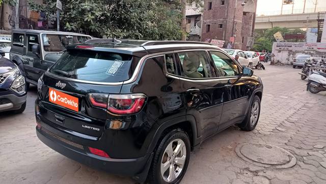 https://images10.gaadi.com/usedcar_image/3464907/original/used_car_2785467_1685722458_51de5c49-8cc4-4344-808d-847b8cc5b3a6.jpg?imwidth=6402