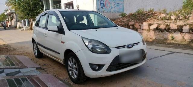 https://images10.gaadi.com/usedcar_image/3464913/original/aa8ab0a4-d5e8-4ece-a82e-6d15e7750507-VCC_1740726_116_1685116609_10838273-a486-4849-9402-05c11f890a7b.jpg?imwidth=6400
