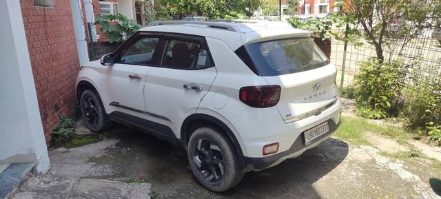 https://images10.gaadi.com/usedcar_image/3465008/original/af5f54f9-0843-436c-a5b4-e317c4de5d15_cf6d8cad-8729-4691-a822-80af39dd4b52.jpg?imwidth=6401