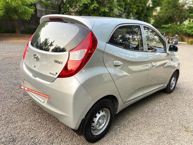 https://images10.gaadi.com/usedcar_image/3465010/original/usedcar_img_20230602_wa0053_2785515_1685769877_fe59ef7d-4f9c-4b27-88bd-b78b2927d90a.jpg?imwidth=6402