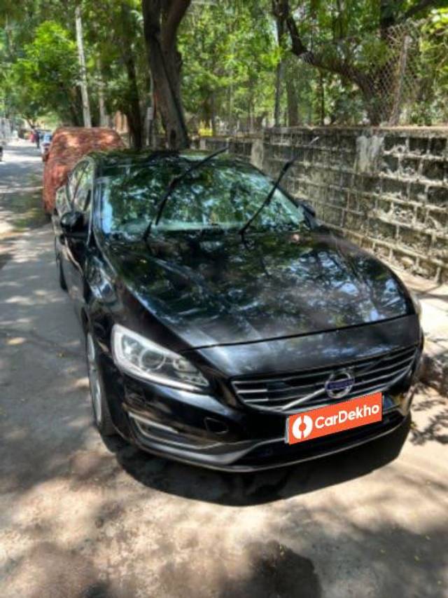 https://images10.gaadi.com/usedcar_image/3465320/original/0342b813-bdc5-4d07-b4b0-a111fed46df8_21cb8d12-7cc5-4000-9508-15cdbf4ed301.jpeg?imwidth=6400