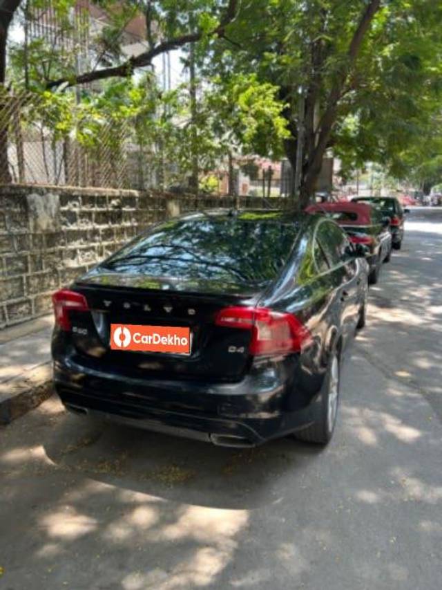 https://images10.gaadi.com/usedcar_image/3465320/original/ba0a4852-7671-471a-9032-a2f6937dc92f_21cb8d12-7cc5-4000-9508-15cdbf4ed301.jpeg?imwidth=6402