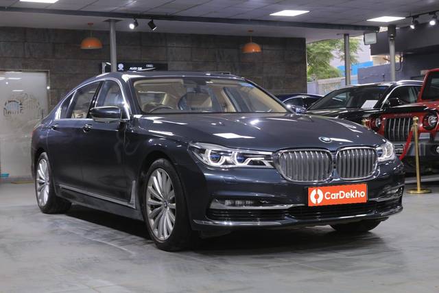 https://images10.gaadi.com/usedcar_image/3465396/original/usedcar_img_20230503_wa0825_257331685786037_1685786107_60141ce9-ecc3-46c7-b928-926d6dedd414.jpg?imwidth=6400