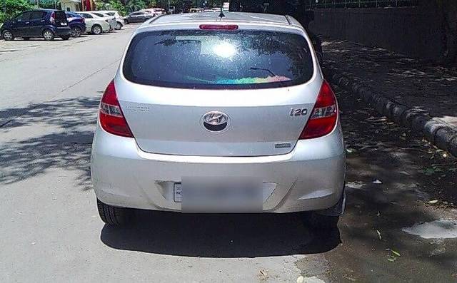 https://images10.gaadi.com/usedcar_image/3465419/original/1e6f2790-4735-47f6-b741-885b2f1150a8-VCC_1740824_96_1685179815_d13a5d2a-3de3-4c23-85d4-d7c82ea32b94.jpg?imwidth=6402