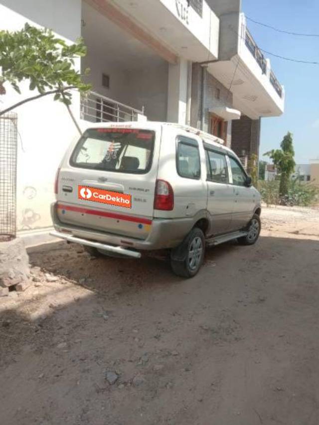 https://images10.gaadi.com/usedcar_image/3465473/original/effc43c9-e7eb-435d-9eea-5c30e1e25169_5292e50c-60d0-4813-8b2b-857f2e3adc1a.jpg?imwidth=6402
