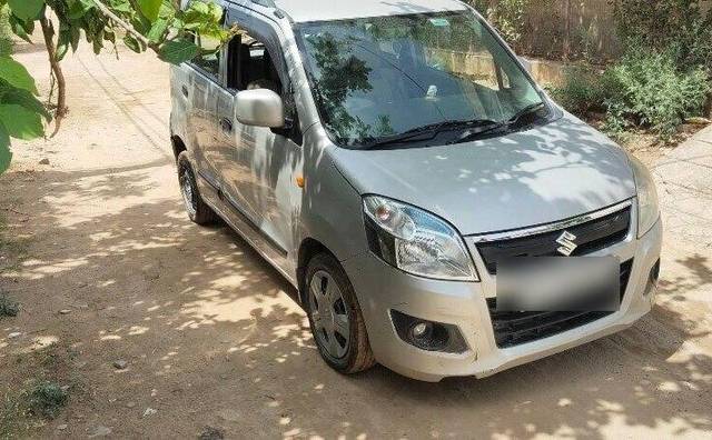 https://images10.gaadi.com/usedcar_image/3465479/original/d1c32f20-6132-4923-9177-a5a2f145541c-VCC_1740885_116_1685185718_674d399a-e026-4907-959e-4192ec0eb9ce.jpg?imwidth=6400