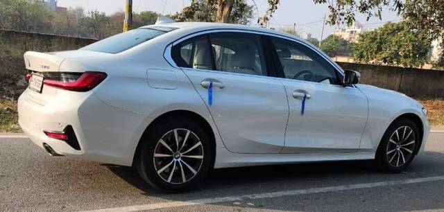 https://images10.gaadi.com/usedcar_image/3465484/original/used_car_2785934_1685792419_19b52e67-d90e-4c59-a0f0-94714ff7b016.jpg?imwidth=6402