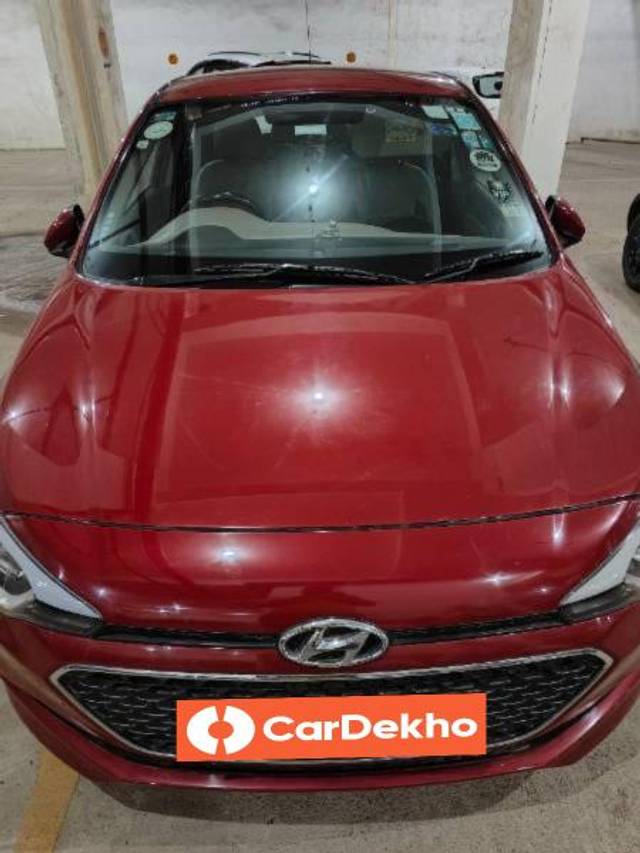 https://images10.gaadi.com/usedcar_image/3465512/original/68fdeb78-ae7a-4579-bb0b-c555c6e8d6f5_b2327b9c-4ca3-4eeb-80bb-16ec10150cd8.jpg?imwidth=6402