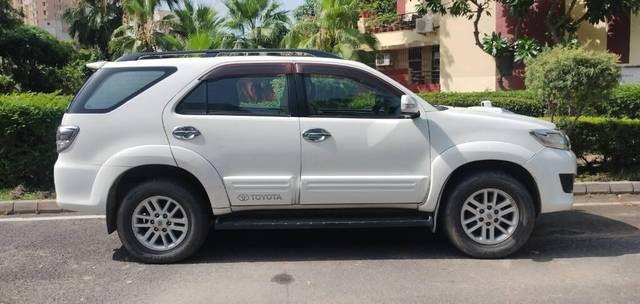 https://images10.gaadi.com/usedcar_image/3465608/original/b7c5c01b-c953-4256-b96d-e01b7436308a-VCC_IMG_1685180787685_1740931_97_1685181175_3851dcf8-825f-4e97-bc65-0ccedc794e57.jpg?imwidth=6401