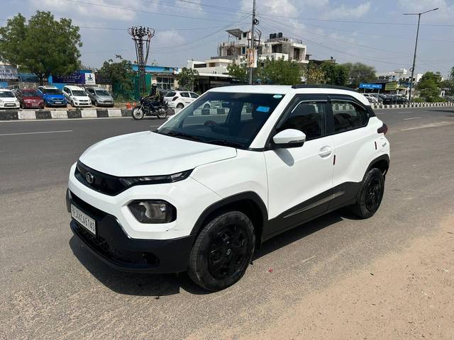 https://images10.gaadi.com/usedcar_image/3465639/original/used_car_2786057_1685803015_809e085a-e1b4-4f02-bbc1-7a9a2fe883ba_55cc1098-f0e5-4642-ab30-49f543a6ab46.jpg?imwidth=6401