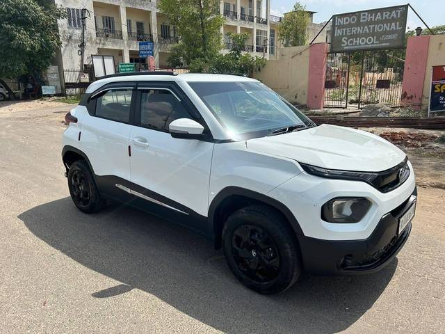 https://images10.gaadi.com/usedcar_image/3465639/original/used_car_2786057_1685803019_809e085a-e1b4-4f02-bbc1-7a9a2fe883ba_55cc1098-f0e5-4642-ab30-49f543a6ab46.jpg?imwidth=6402