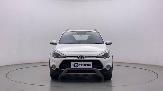 https://images10.gaadi.com/usedcar_image/3465704/original/usedcar_0_734821685818593_1685818631_e561ff90-b5e0-44f1-9fd7-d63b2edf8db9.jpeg?imwidth=6400