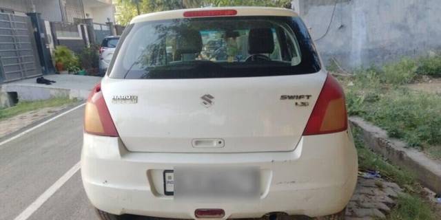 https://images10.gaadi.com/usedcar_image/3465708/original/3a8d1d3a-37d5-4e44-a877-625cfffef478-VCC_1741006_96_1685214000_ec1876ad-f6a4-4ff3-911e-1a4e5776697f.jpg?imwidth=6401
