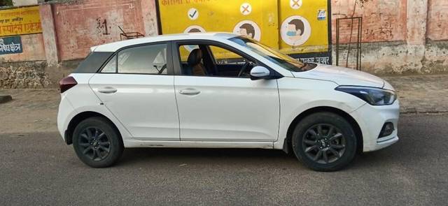 https://images10.gaadi.com/usedcar_image/3465709/original/4e7bae6f-9add-4b8e-a686-59656cb8c53a-VCC_IMG_1685190644009_1741011_97_1685190873_1b0dd5bf-5610-424b-9399-b83aa54d7fb0.jpg?imwidth=6400