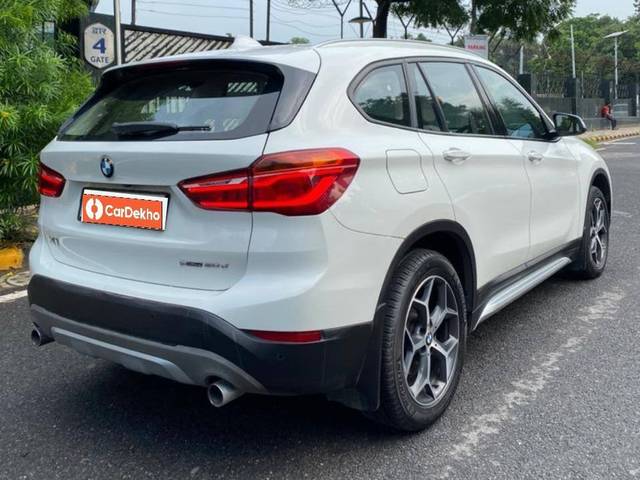 https://images10.gaadi.com/usedcar_image/3465835/original/zz1_crop_img_647ed71947eed_1686034201.jpg?imwidth=6401