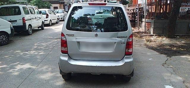 https://images10.gaadi.com/usedcar_image/3465850/original/2f377aad-aabc-438e-a91e-3d7e20e1263a-VCC_1741045_96_1685252641_ff564dce-d114-4fd5-94d2-f74b88b91be5.jpg?imwidth=6402