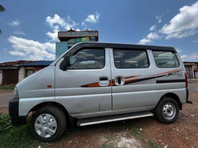 https://images10.gaadi.com/usedcar_image/3465882/original/4fade541-871b-4bd2-bd2e-35dd5e6d4e0a_f02ec74b-8382-4b12-ae27-0d9e026b8be8.jpeg?imwidth=6402