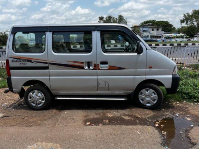 https://images10.gaadi.com/usedcar_image/3465883/original/73ac64ee-a550-4e37-b840-5e37008315d2_91bdf8b8-7aa1-4c2b-91a4-8b90ec622c96.jpeg?imwidth=6400