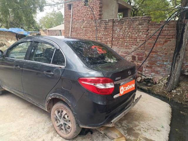 https://images10.gaadi.com/usedcar_image/3465906/original/ff9e2aa2-b080-48eb-a6bc-6e882da2fc13_3129e75f-cf1f-4b3a-9120-562d86bcba5f.jpg?imwidth=6401