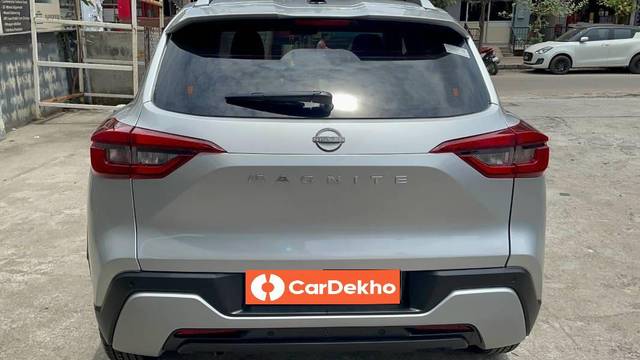 https://images10.gaadi.com/usedcar_image/3465911/original/69f48251-f749-42c3-8e2b-79e3184f1298_6a608c76-98e9-4053-ab20-a9861b332dca.jpg?imwidth=6402