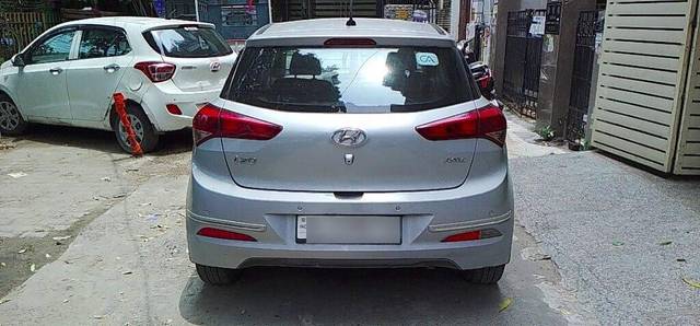 https://images10.gaadi.com/usedcar_image/3466030/original/ce741adf-d42d-4c23-9c43-c11507e9a252-VCC_1741085_96_1685269057_3b53a2a3-2ce7-42a3-886a-6a5257c7681a.jpg?imwidth=6402