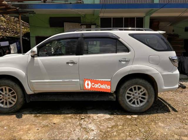 https://images10.gaadi.com/usedcar_image/3466041/original/c39c8e54-3d76-474d-bc36-e735b585c20d_186306ea-9f89-48ed-a0ac-d2b3ee85becf.jpg?imwidth=6402